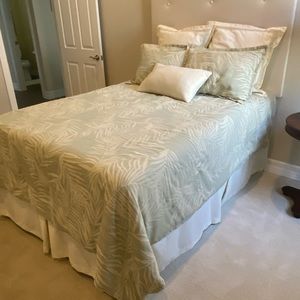 Tommy Bahama Queen/Full Duvet and Shams